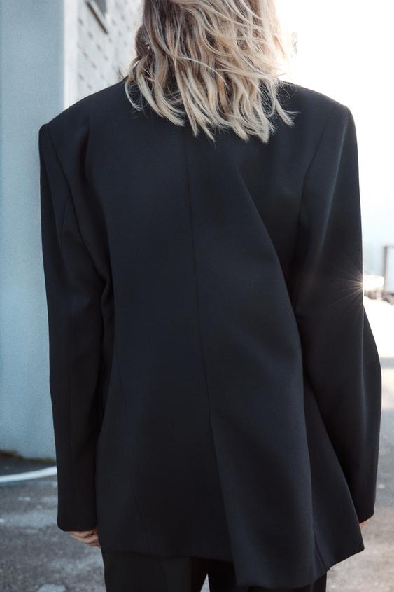 https://static.zara.net/assets/public/654b/c37f/a36e406784ab/a8d61b022be2/01255887800-a3/01255887800-a3.jpg?ts=1731429343697&w=563