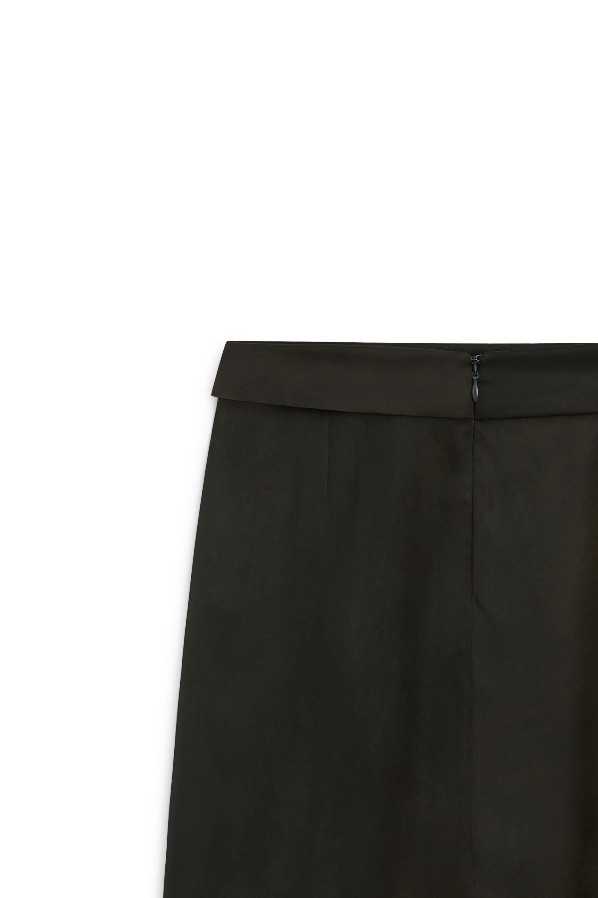 Flowing satin skirt with split detail - LIMITED EDITION