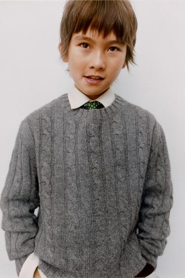 سترة محبوكة بنقشة أشكال ضفائر 100% صوف إصدار محدود - رمادي by Zara