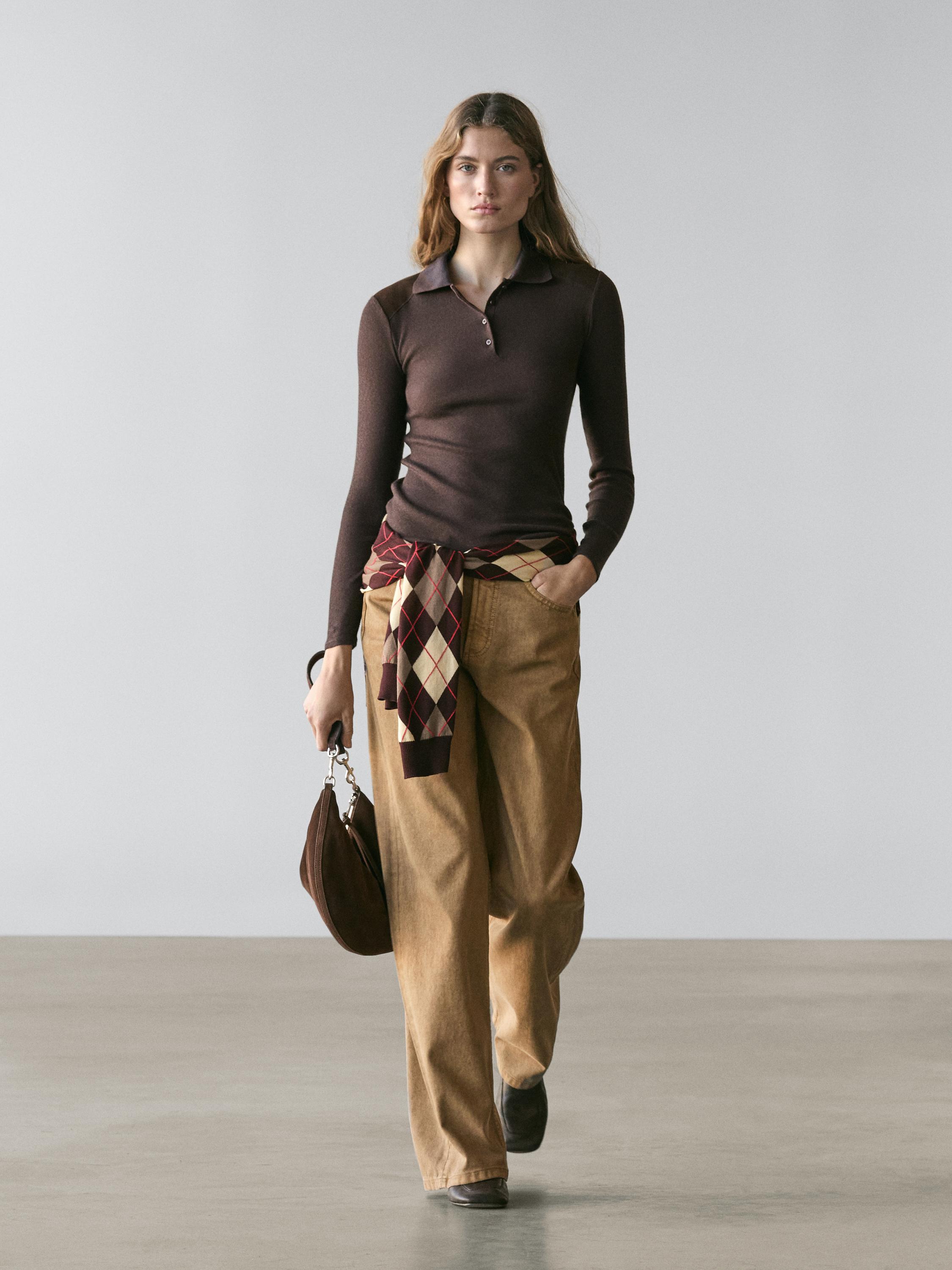 Polo T-shirt with shoulder pads
