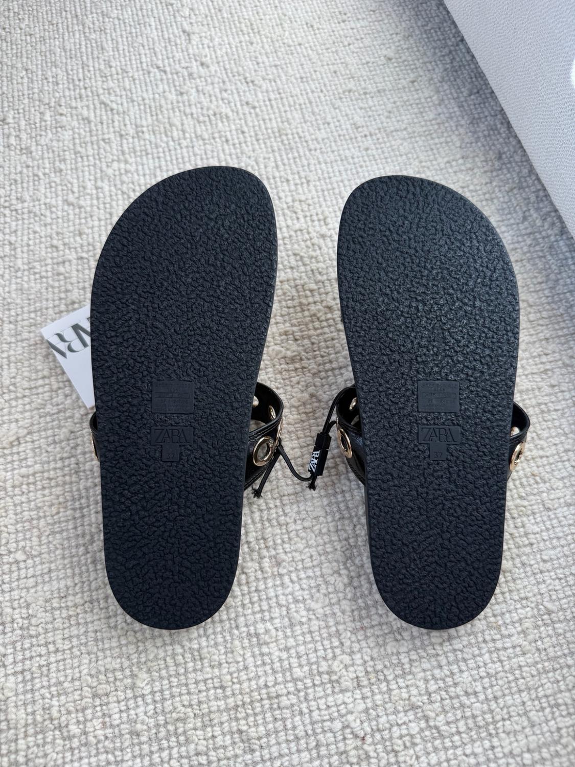FLAT SLIDER SANDALS WITH APPLIQUÉS - Image 7