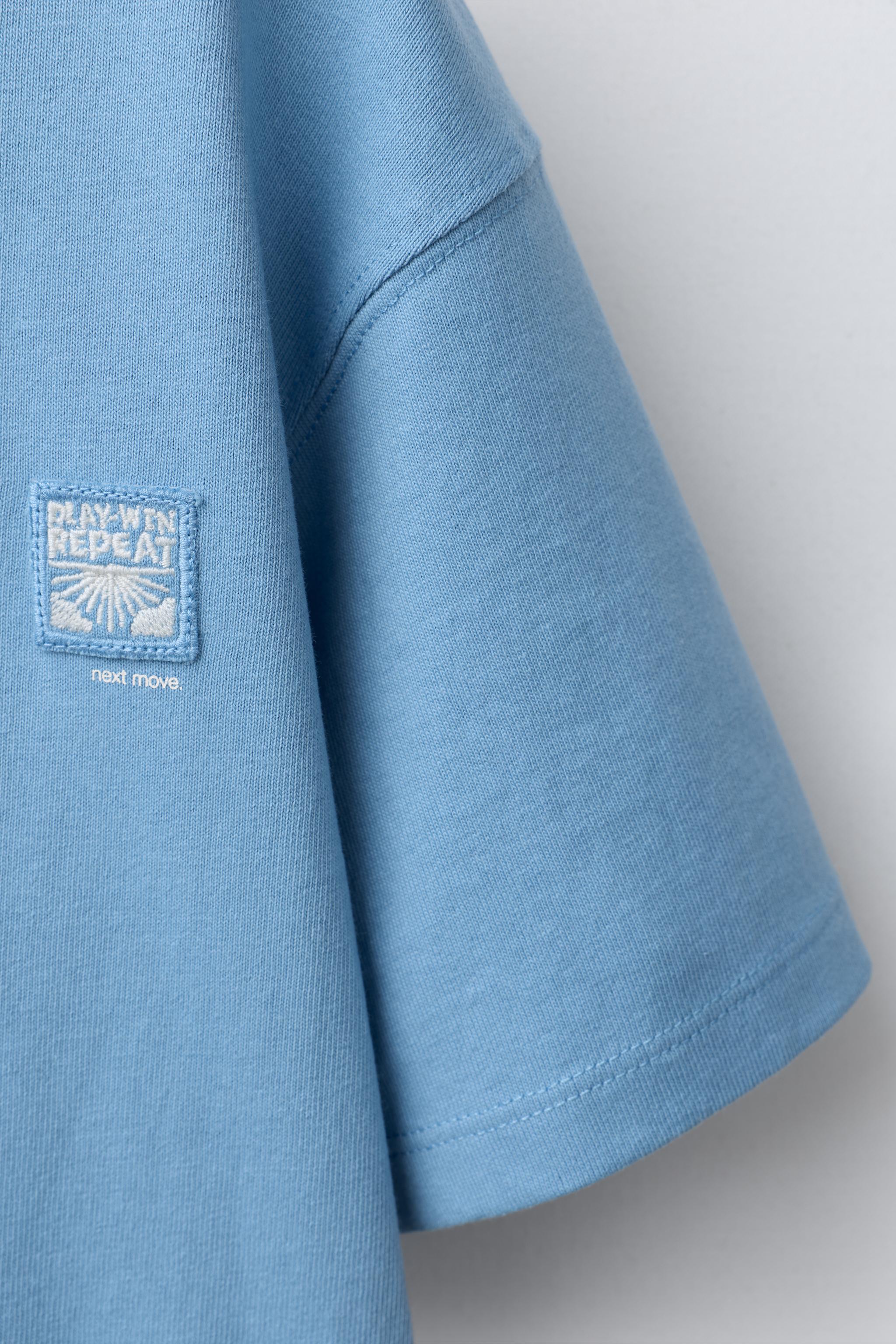 PLAIN PATCH APPLIQUÉ T-SHIRT