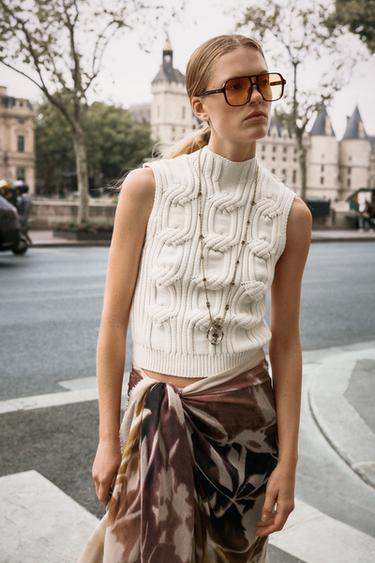 TOP CHALECO PUNTO CABLES - Écru de Zara - Image 2
