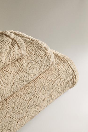 MINI WAFFLE-KNIT FLORAL BATH TOWEL - Sand by Zara - Image 1