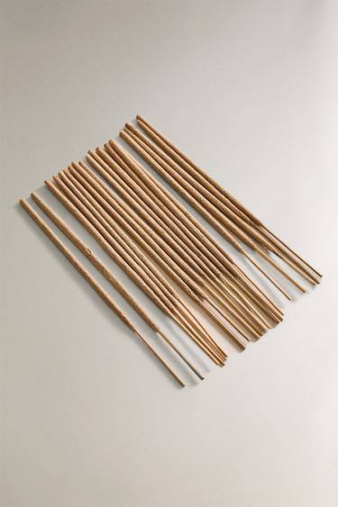 PACK BÂTONNETS D'ENCENS AROMATIQUES GOLDEN CUIR (LOT DE 20) - Moutarde de Zara - Image 1