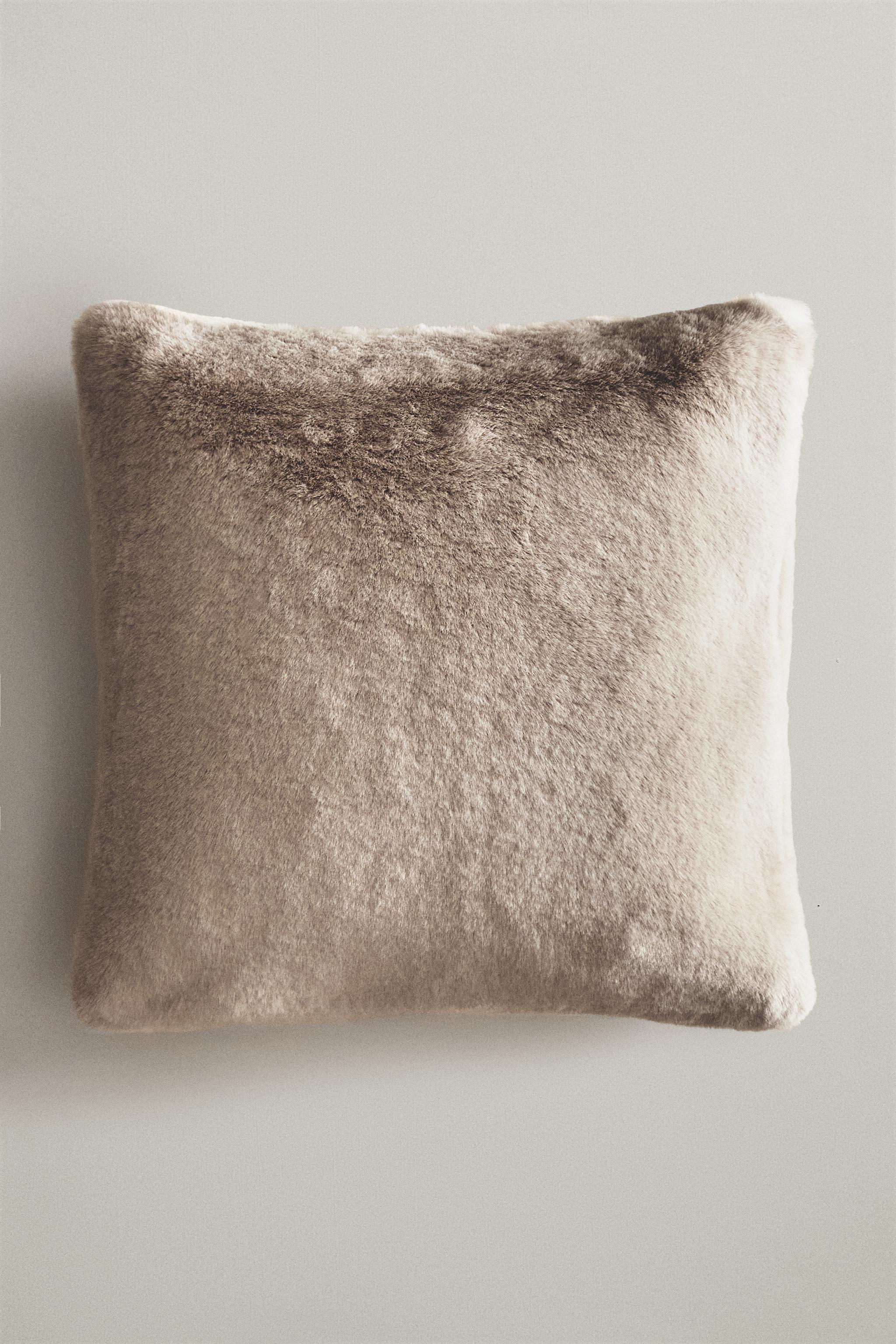 HOUSSE DE COUSSIN FOURRURE