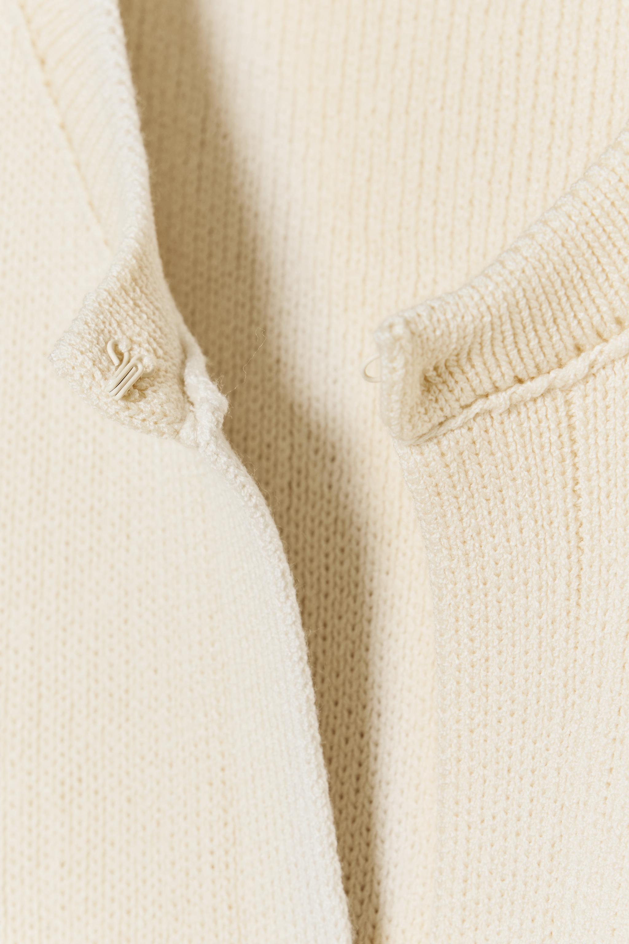 ZARA - ZARA 今期新品　希少Sサイズ　ポケット付き　ニット　カーディガン　エクリュ ZARA】ポケット付きニットカーディガン エクリュ 6427/021/712