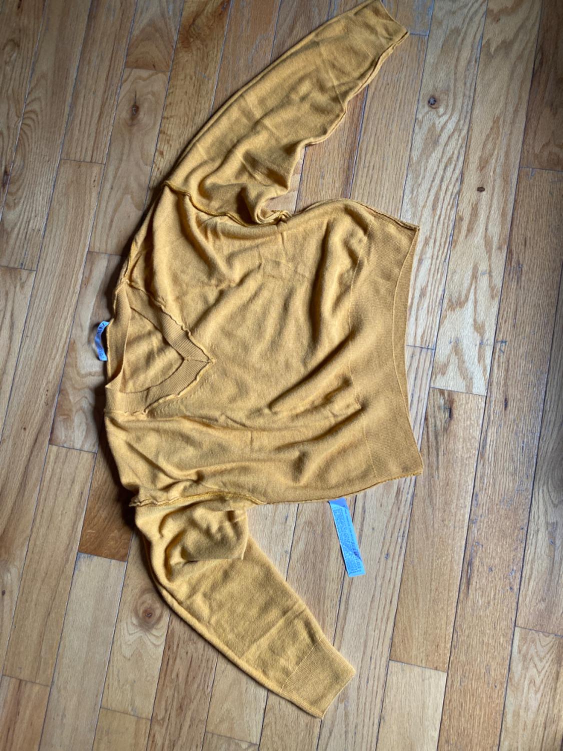 BASIC V-NECK KNIT SWEATER - Image 3