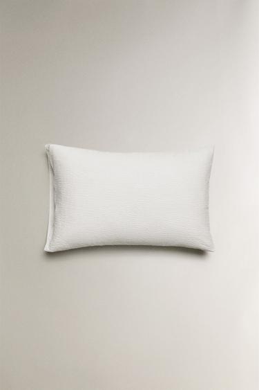 TAIE D’OREILLER TEXTURE - Blanc cassé de Zara - Image 3