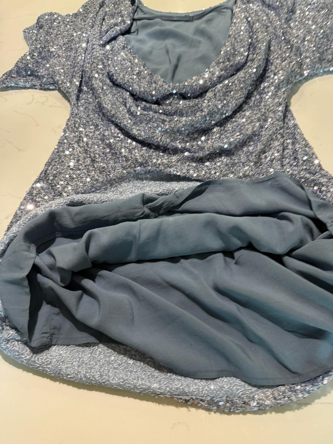 SHORT SEQUIN DRESS - Image 4