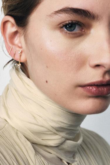 SET MINIMALISTISCHE OORBELLEN MET GLANS - Goudgeel van Zara