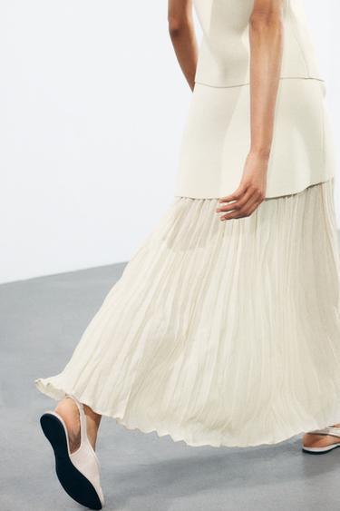 FALDA COMBINADA PLISADA PUNTO - Crudo medio de Zara