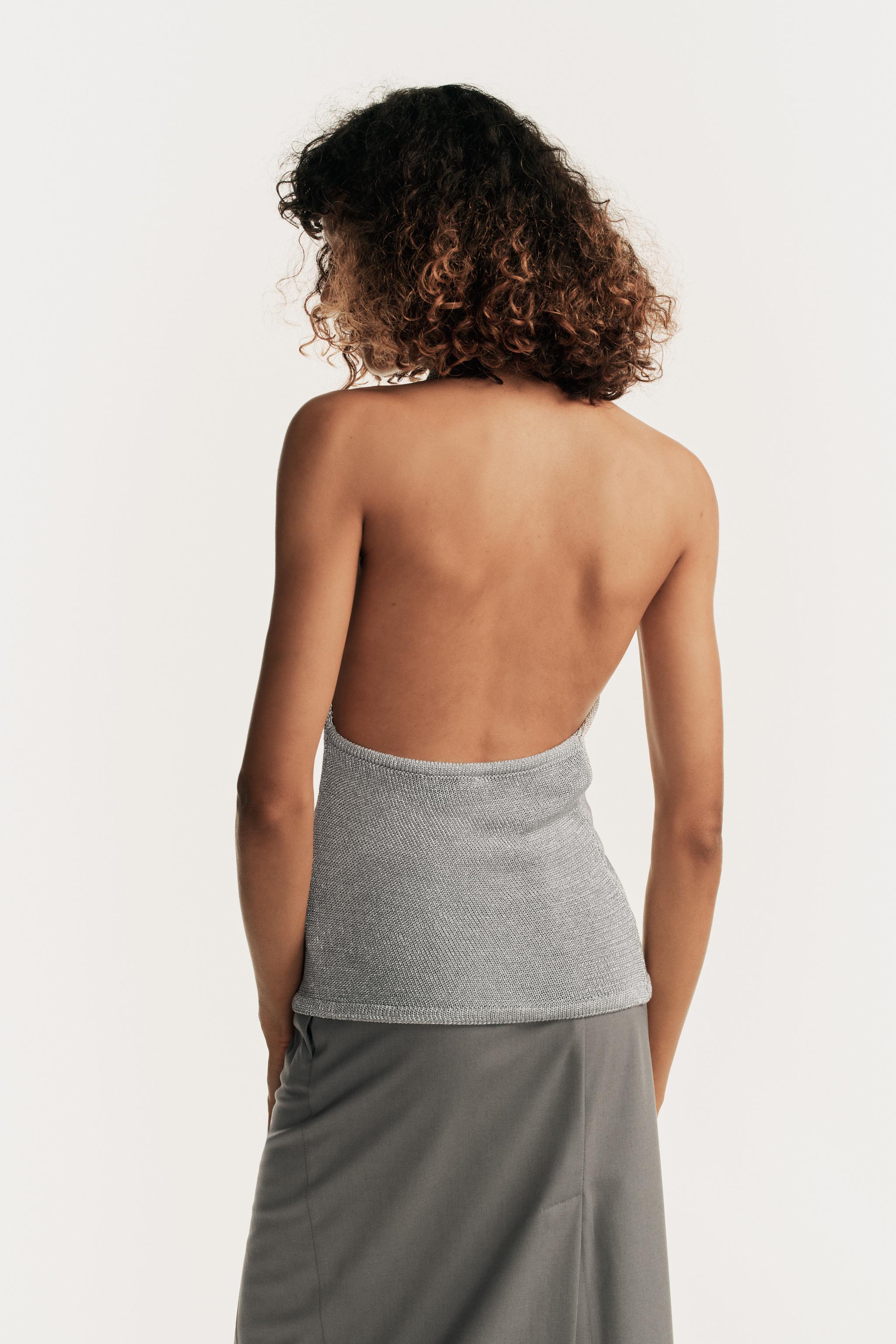 TOP EN MAILLE HALTER À FIL MÉTALLISÉ