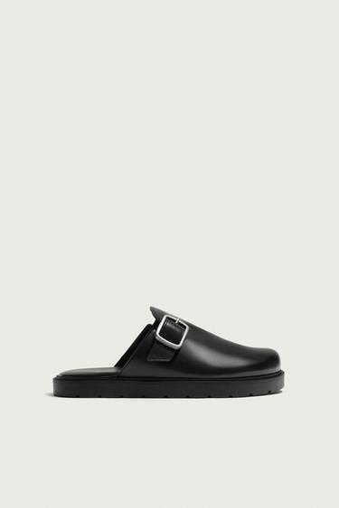 ZUECO HEBILLA - Negro de Zara
