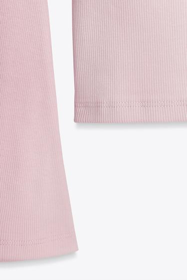 T-SHIRT CÔTELÉ À MANCHES ÉVASÉES - Rose de Zara - Image 6
