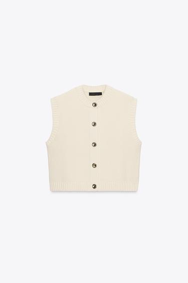 GILET EN MAILLE AVEC BOUTON DORÉ - Écru de Zara - Image 0