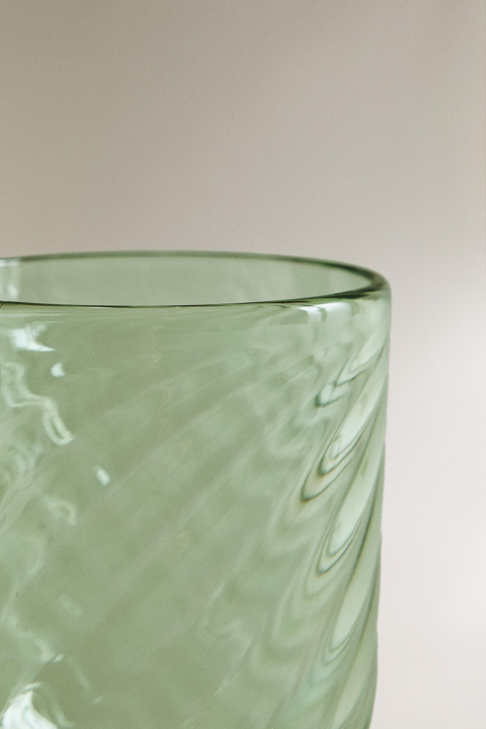 WAVY ACRYLIC GLASS