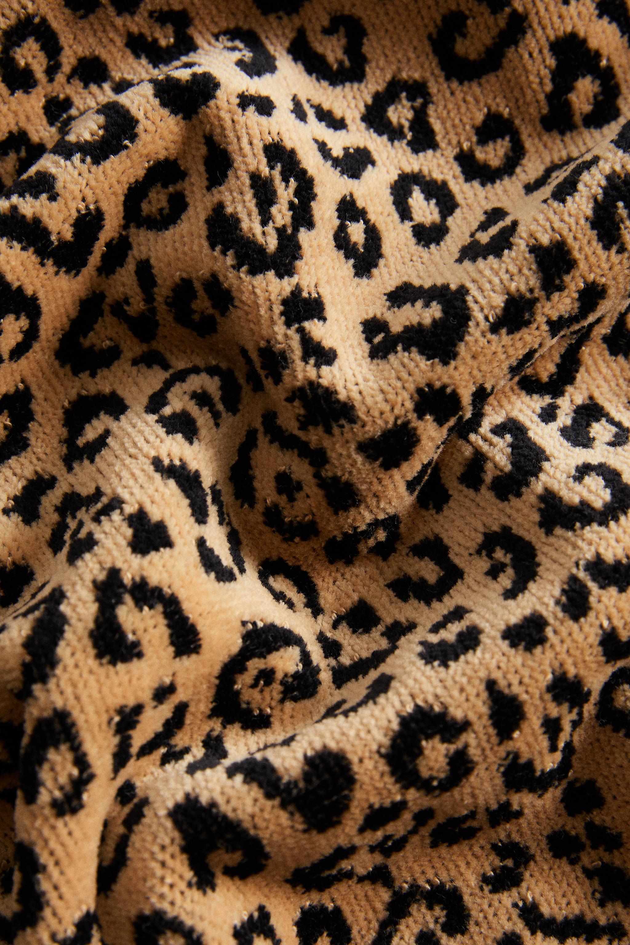 ANIMAL PRINT VELOUR BATH TOWEL