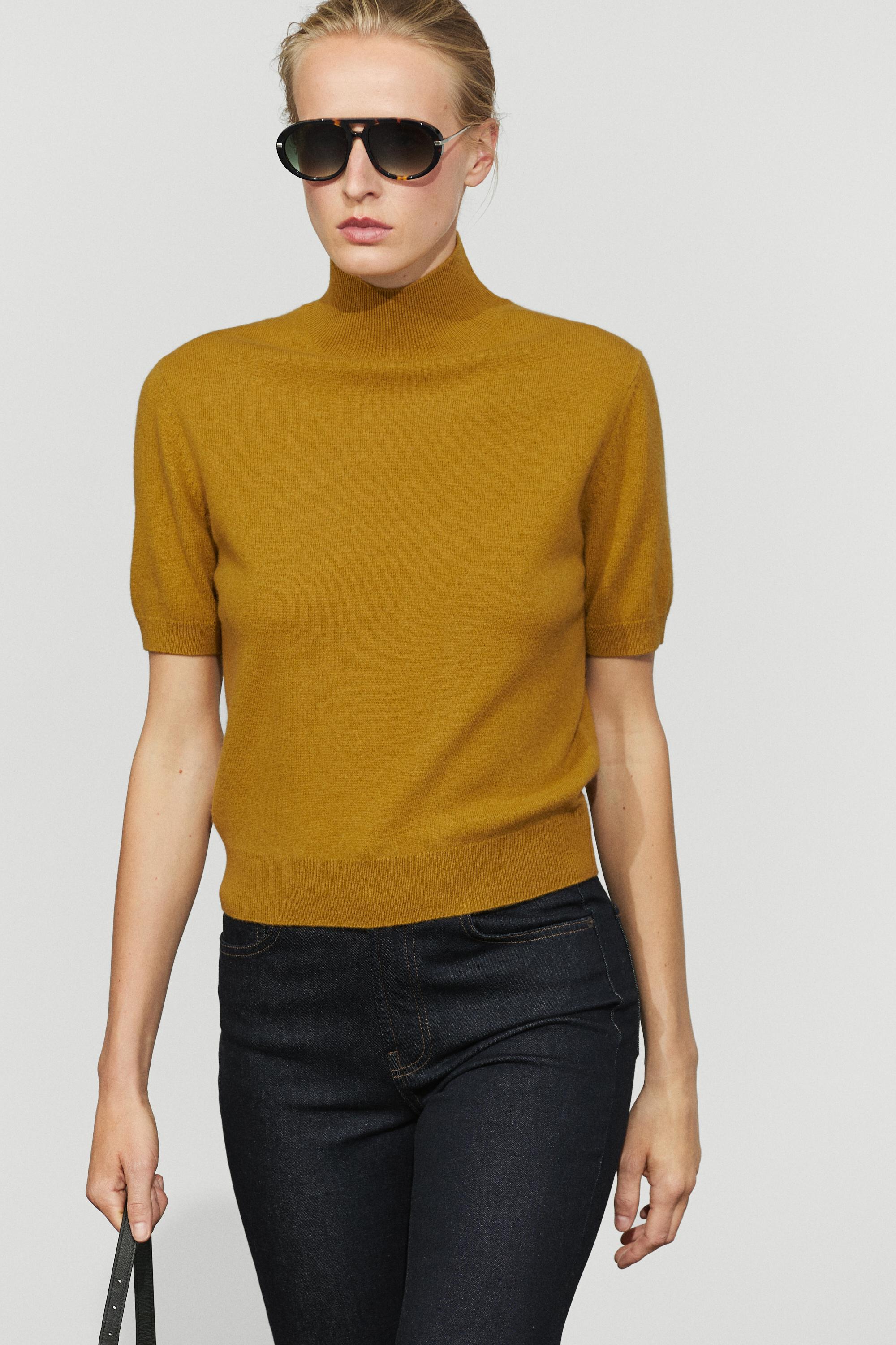 Wool-cashmere blend short sleeve knit sweater — Mustard