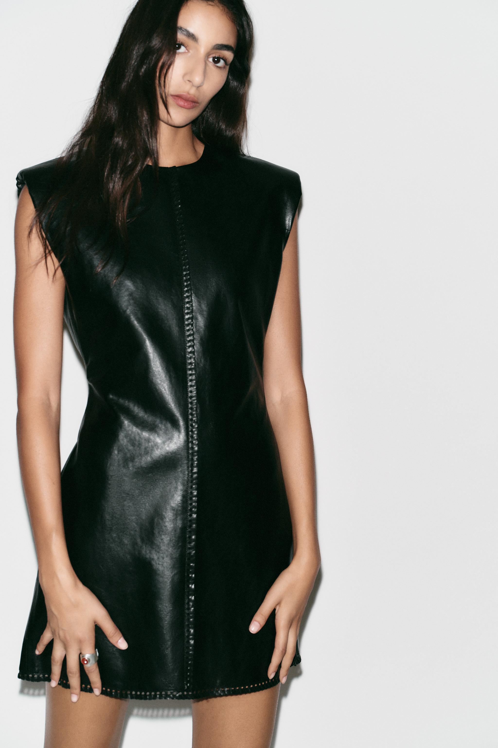 売約済み！HUGO BOSS✰黒フェイクレザー使いタイトワンピース✰ ギャザーワンピース 秋冬 フェイクレザー ミニ丈ワンピース 長袖