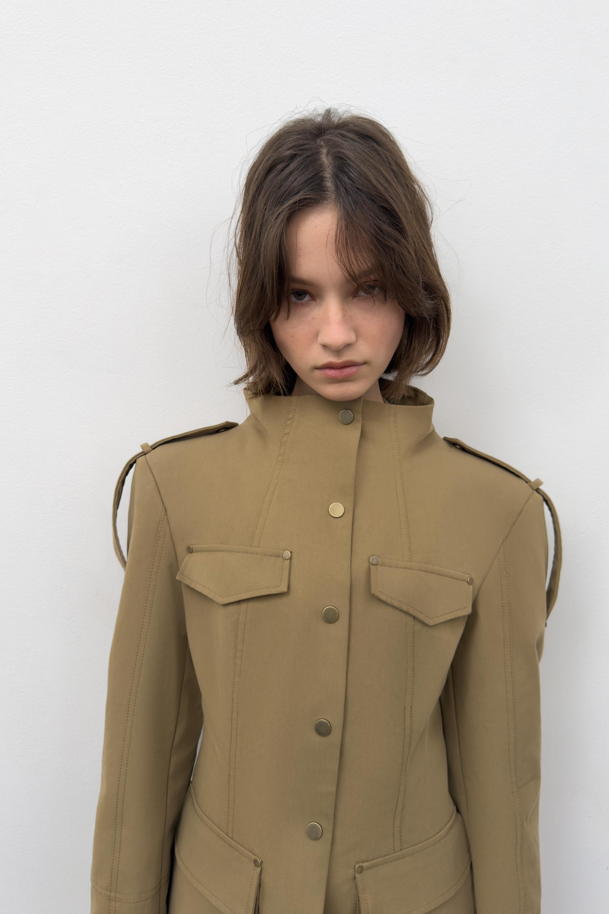 VESTE AJUSTÉE À PATTES