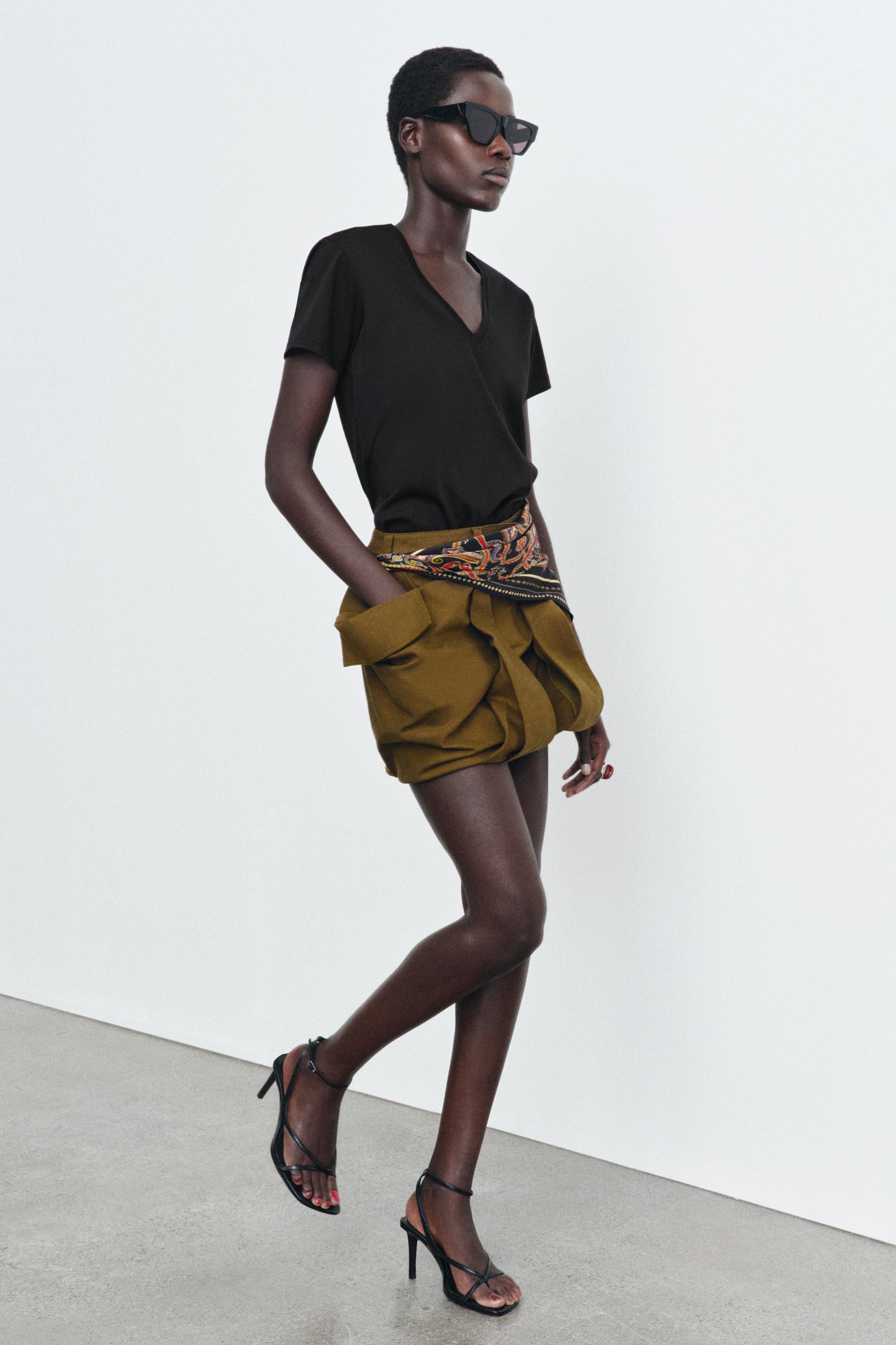 INTERLOCK V-NECK T-SHIRT - Black | ZARA United States