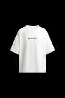 T-SHIRT MET GEBORDUURDE TEKST