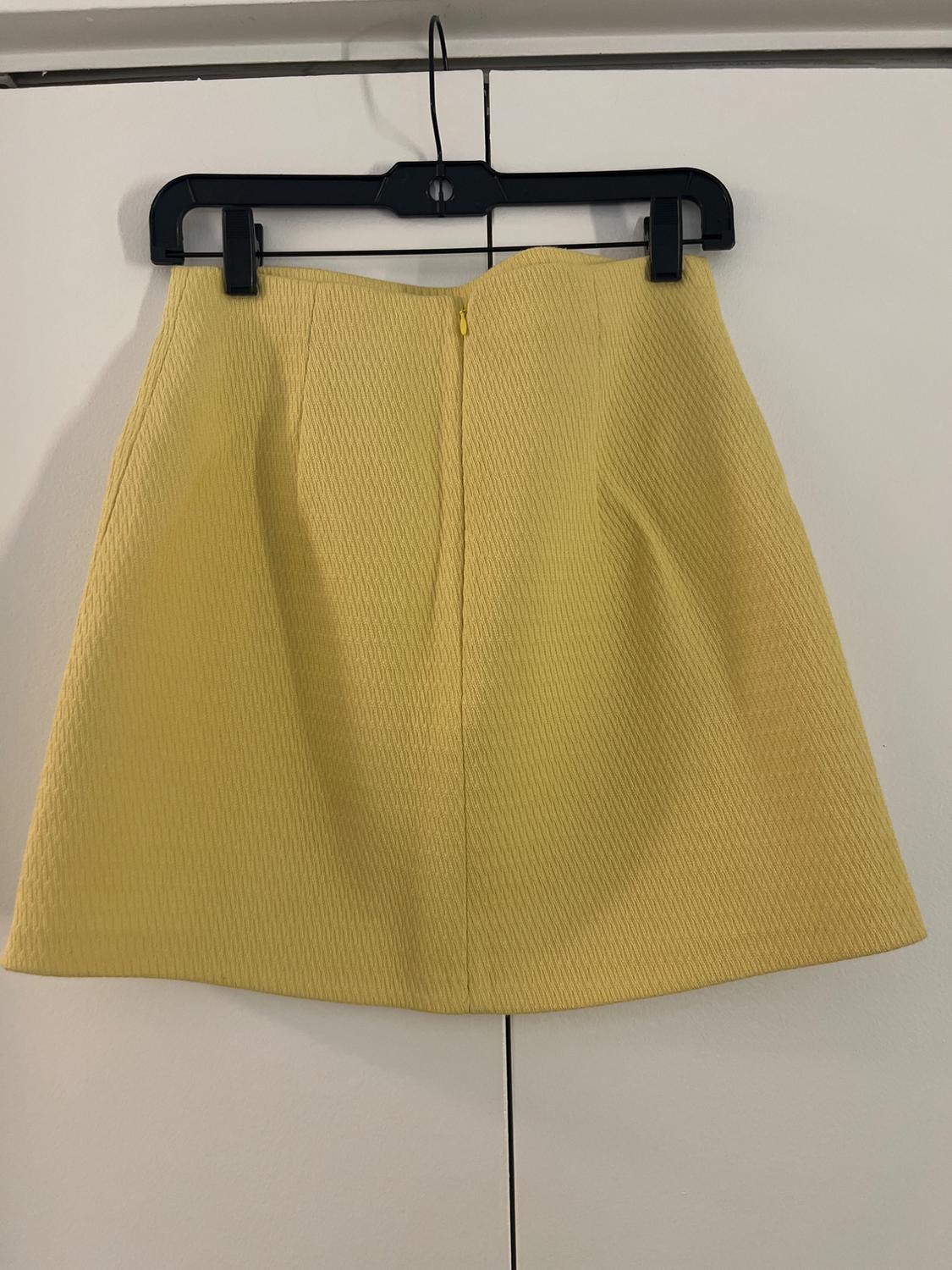 YELLOW MINI SKIRT - Image 2