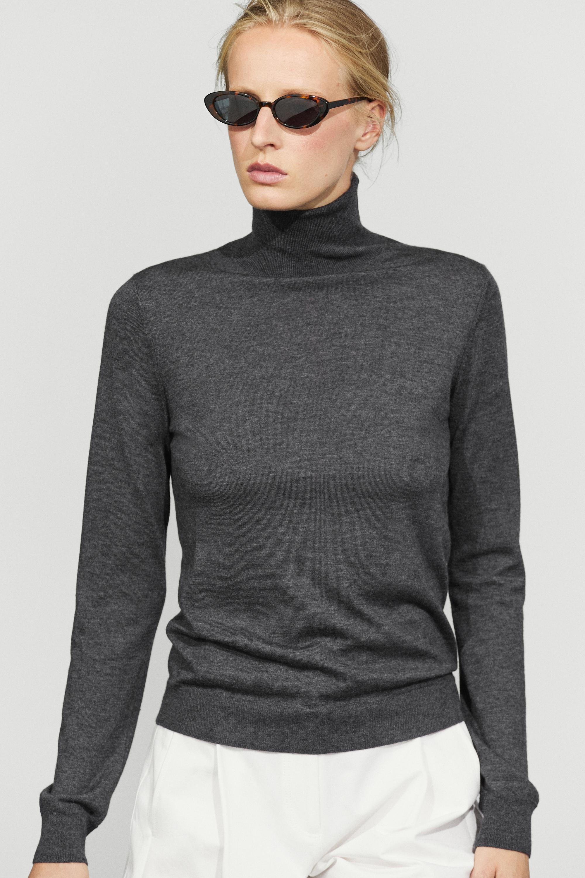 Wool-blend turtleneck knit sweater — 205