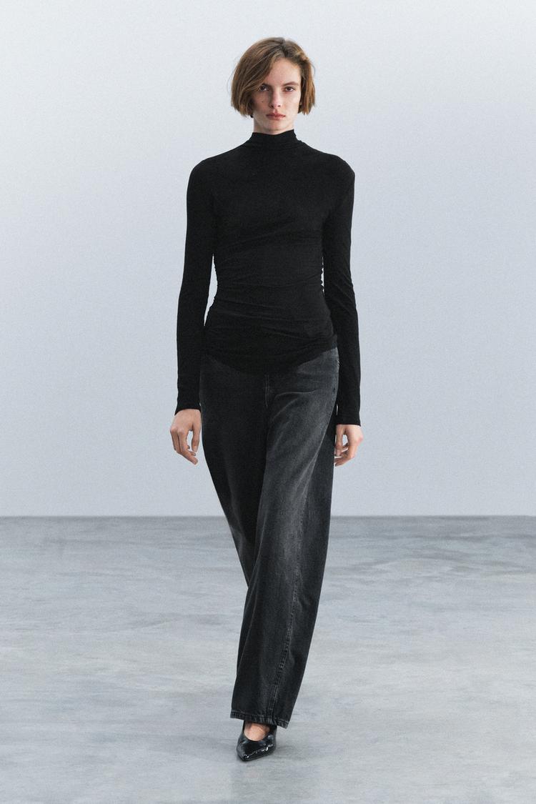 HIGH NECK RUCHED TOP