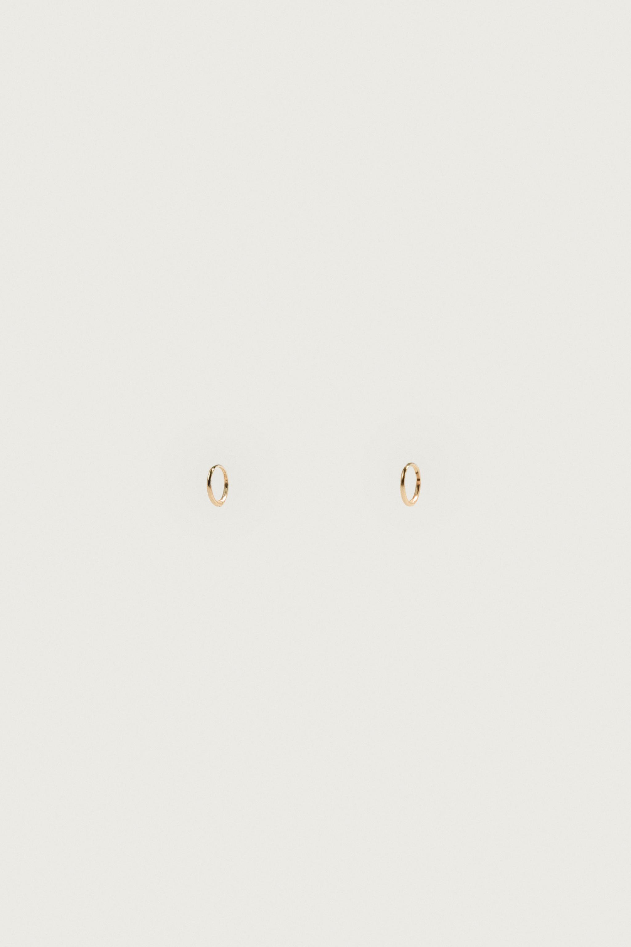 METAL HOOP EARRINGS