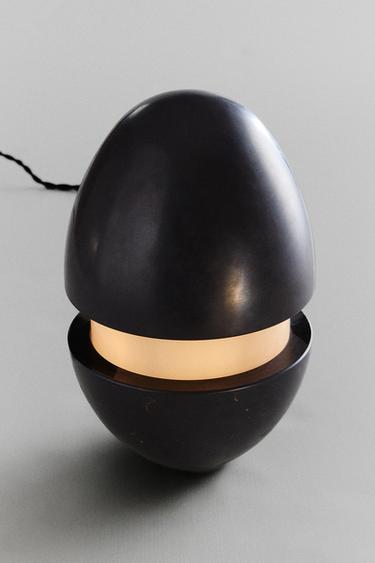 PETIT EGG LAMP I COLIN KING - Noir de Zara