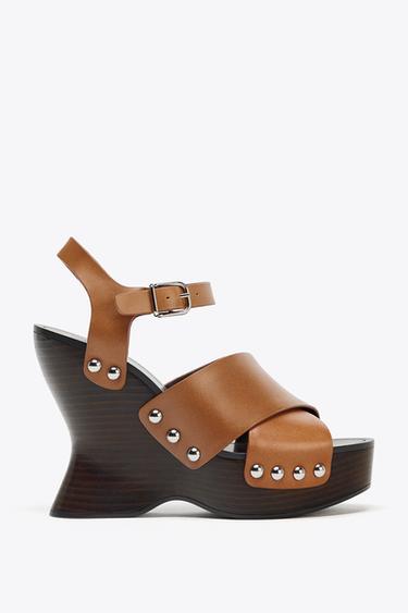 LEATHER STUDDED WEDGES - Brown by Zara