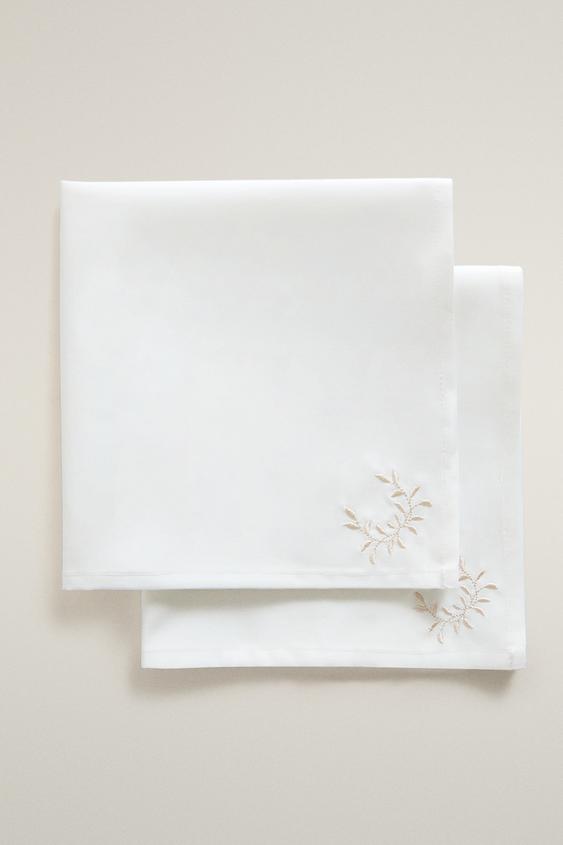 PACK OF PLANT EMBROIDERY NAPKINS (PACK OF 2) - خَام الخاص بـ Zara - صورة 0