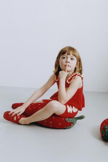 BERMUDA PUNTO CROCHET FLORES - Rojo de Zara