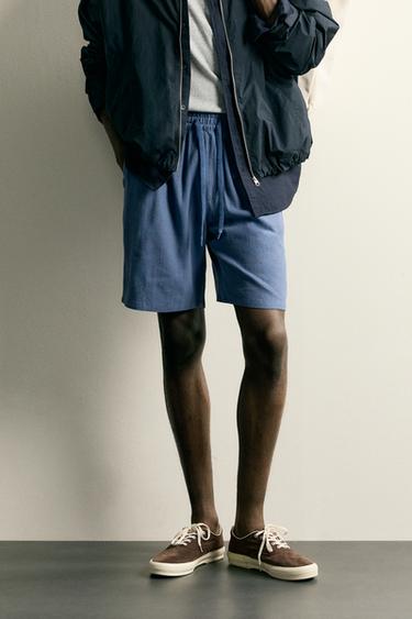 RELAXED FIT VISCOSE/LINEN BERMUDA SHORTS - Light blue by Zara