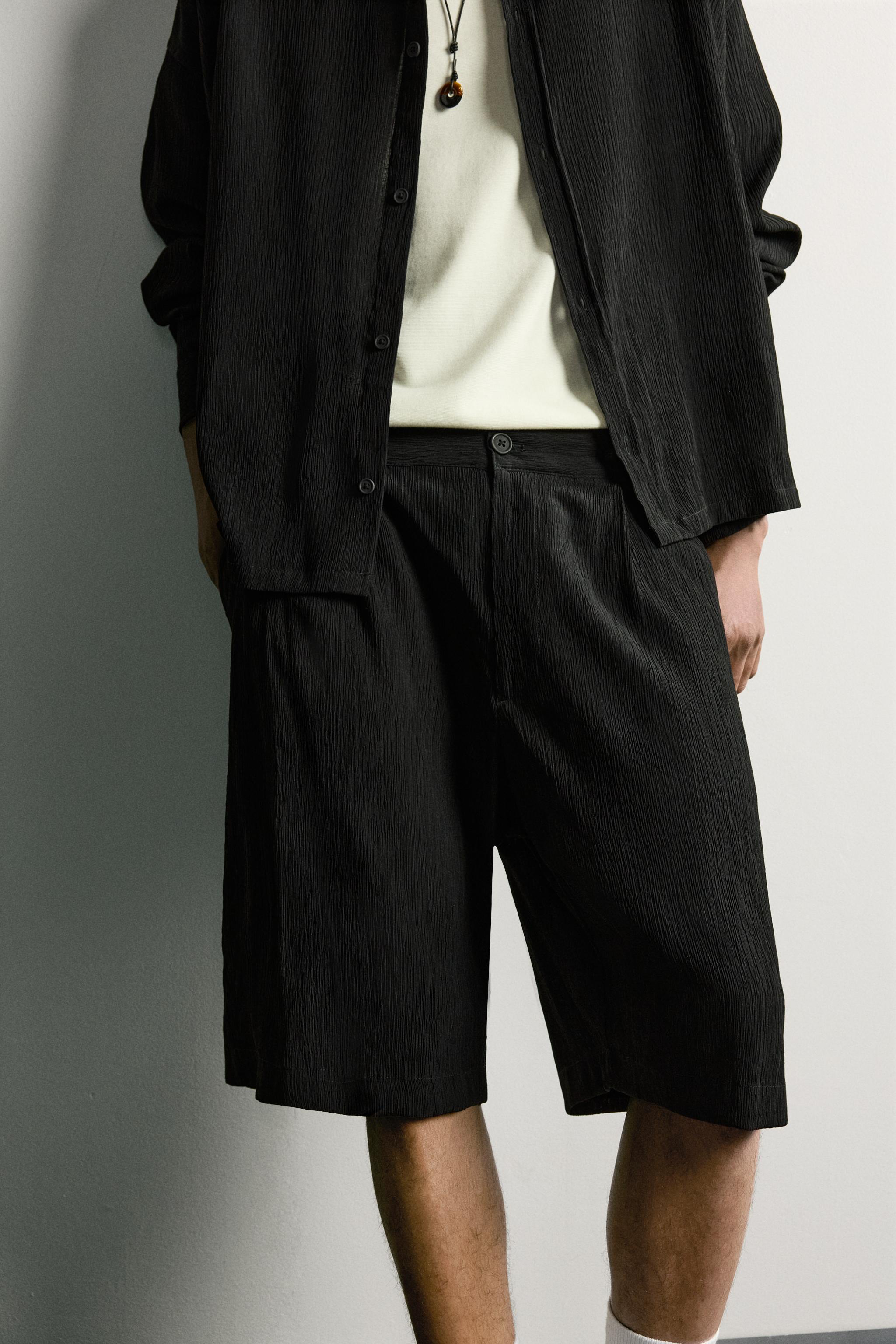 TEXTURED RELAXED FIT SHORTS