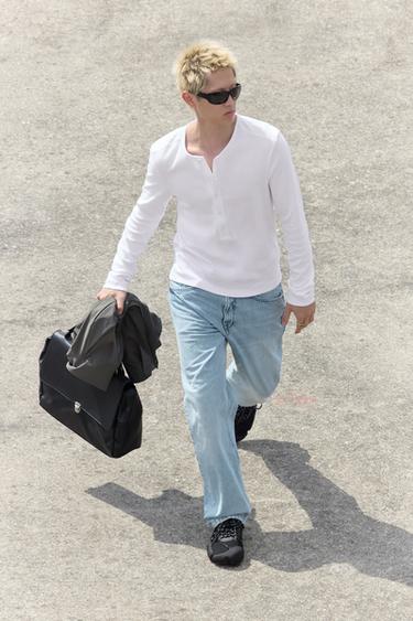 Zara 羅紋鈕扣領 T 恤 - 白色