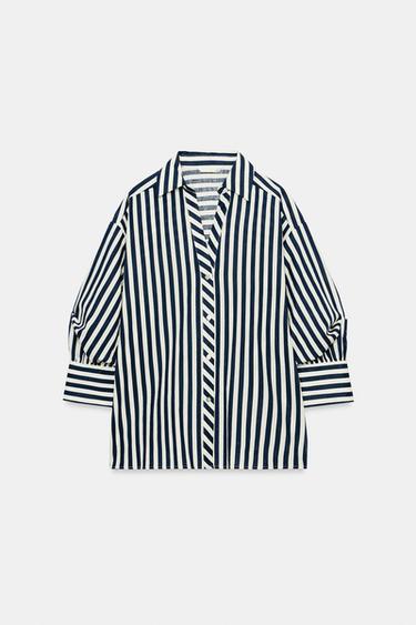 قميص مخطط من الكتان بأكمام منفوخة - أزرق / أبيض الخاص بـ Zara