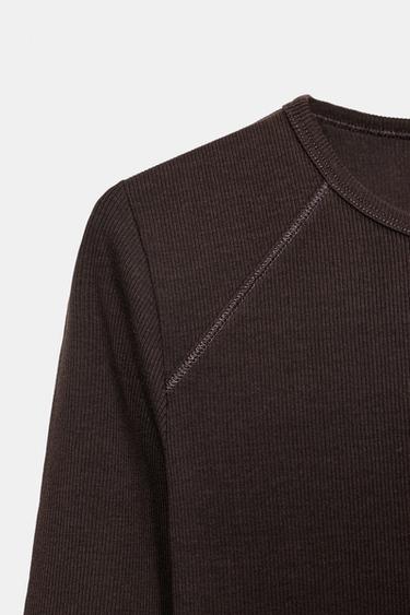 T-SHIRT CÔTELÉ - Marron de Zara - Image 4