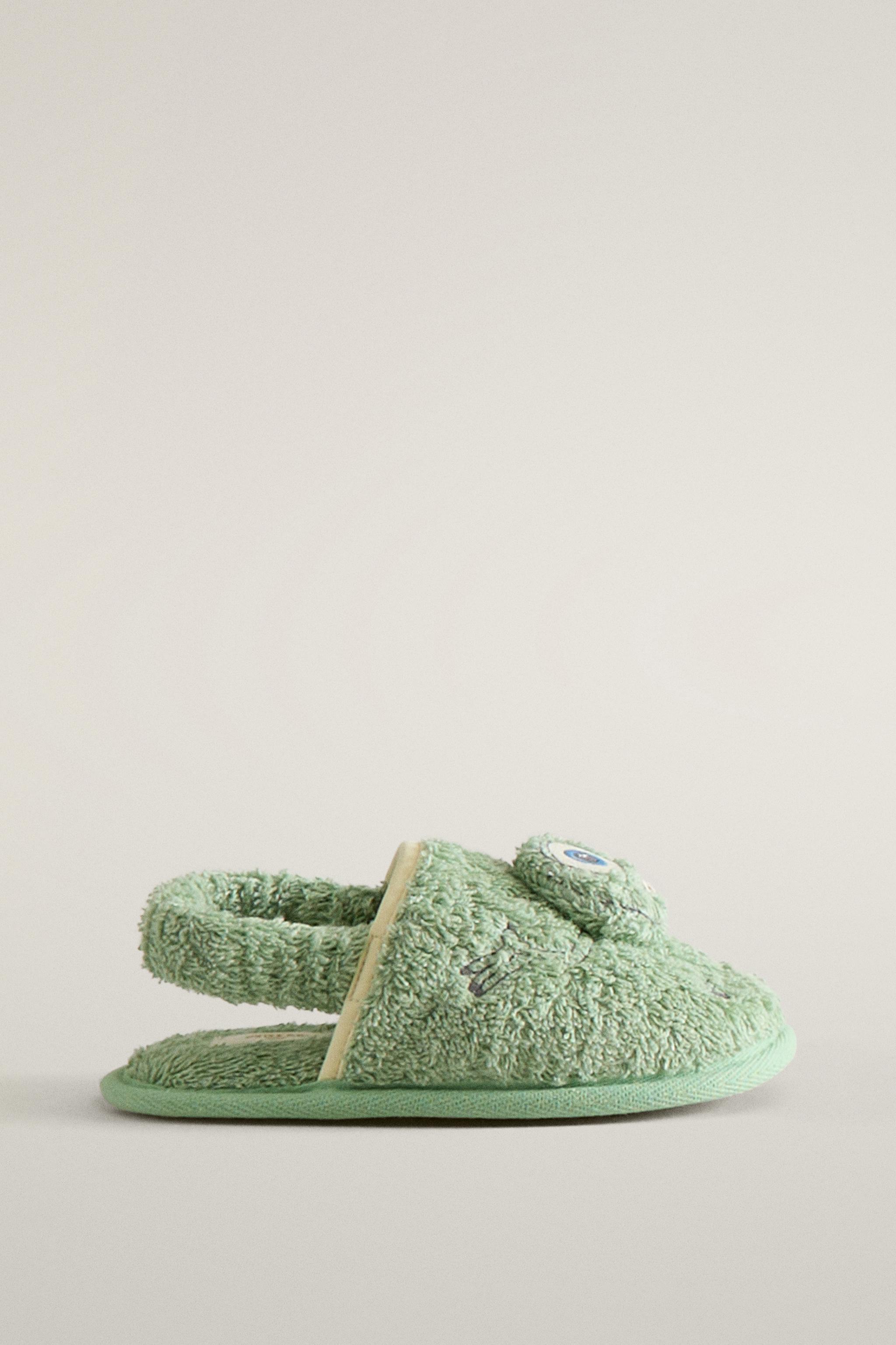 CHAUSSONS ÉPONGE MONSTRES & CIE ©DISNEY/PIXAR