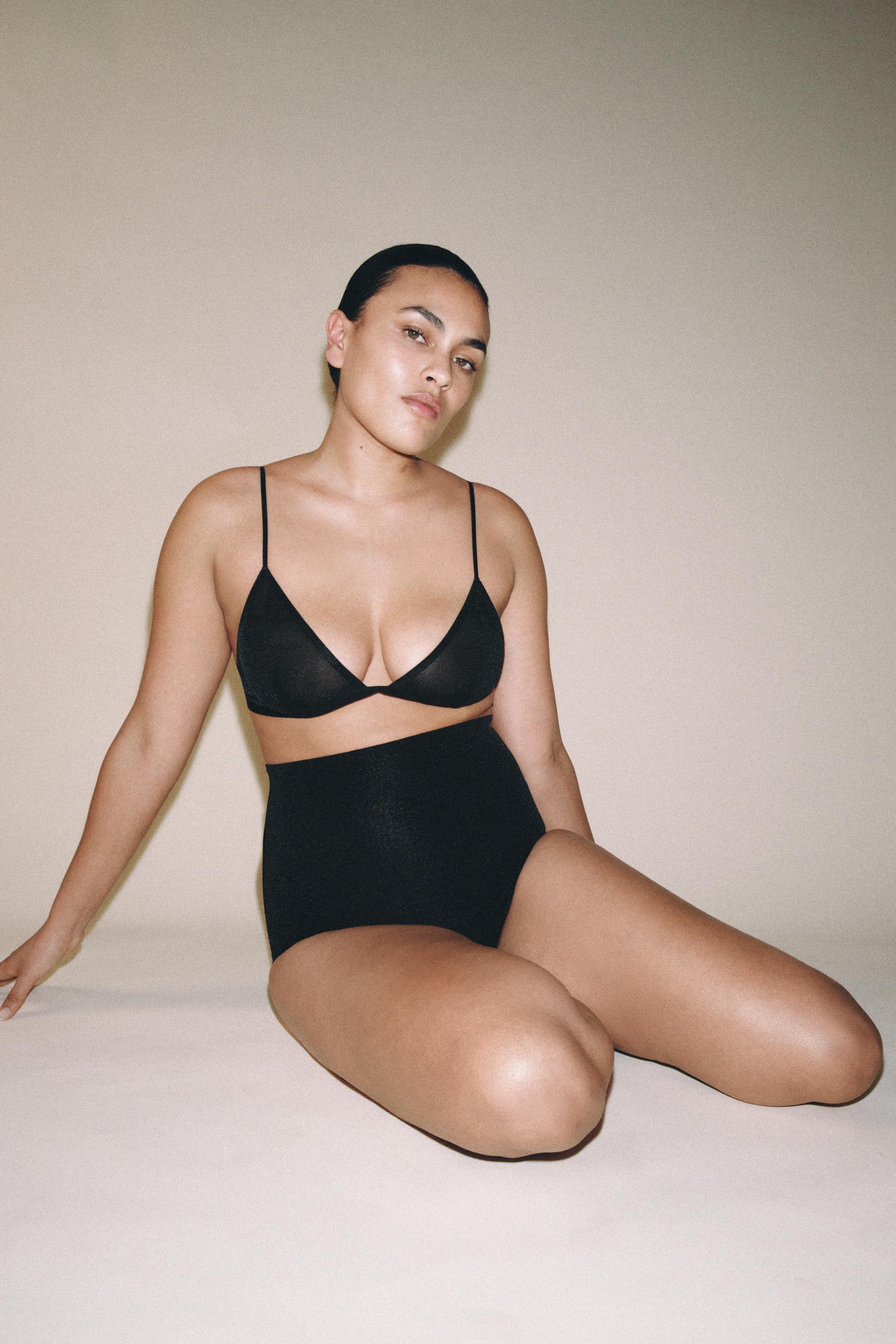 BRALETTE TRIANGULAIRE AVEC POLYAMIDE