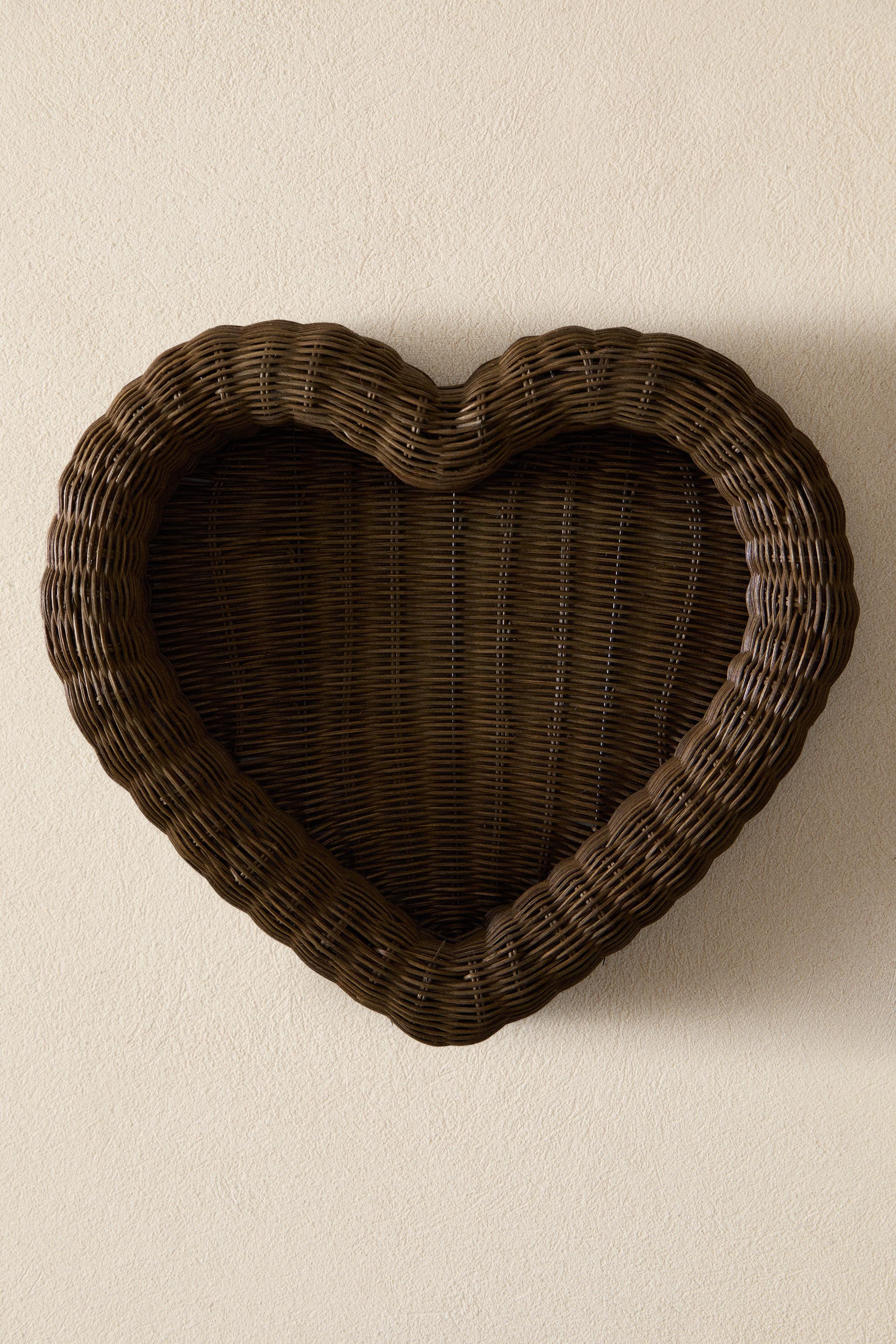 CHRISTMAS HEART RATTAN TRAY