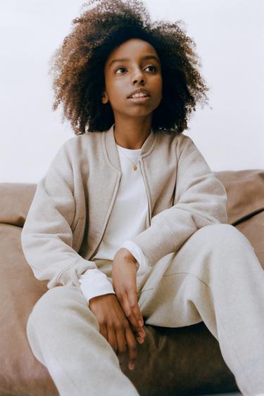 SWEAT JOGGING À INSCRIPTION EFFET GOMME - Sable / Chiné de Zara - Image 5