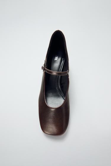 CHAUSSURES À TALONS EN CUIR - Marron de Zara