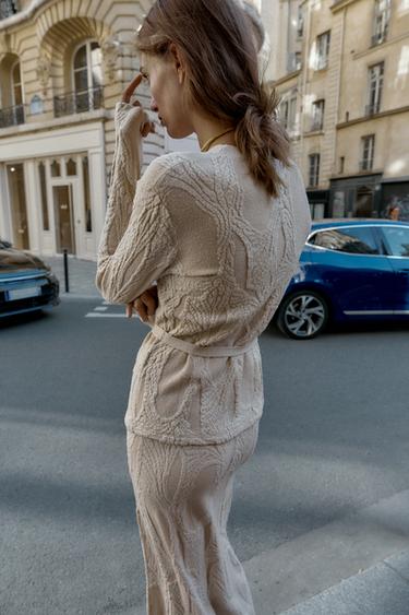 PULL EN JACQUARD AVEC CEINTURE - Écru moyen de Zara - Image 2