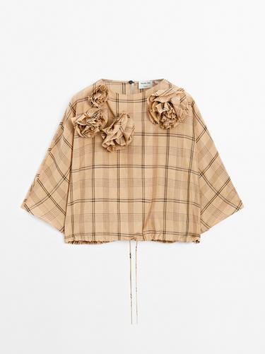 Blusa detalle flores estampado cuadros - STUDIO - Visón oscuro de Zara