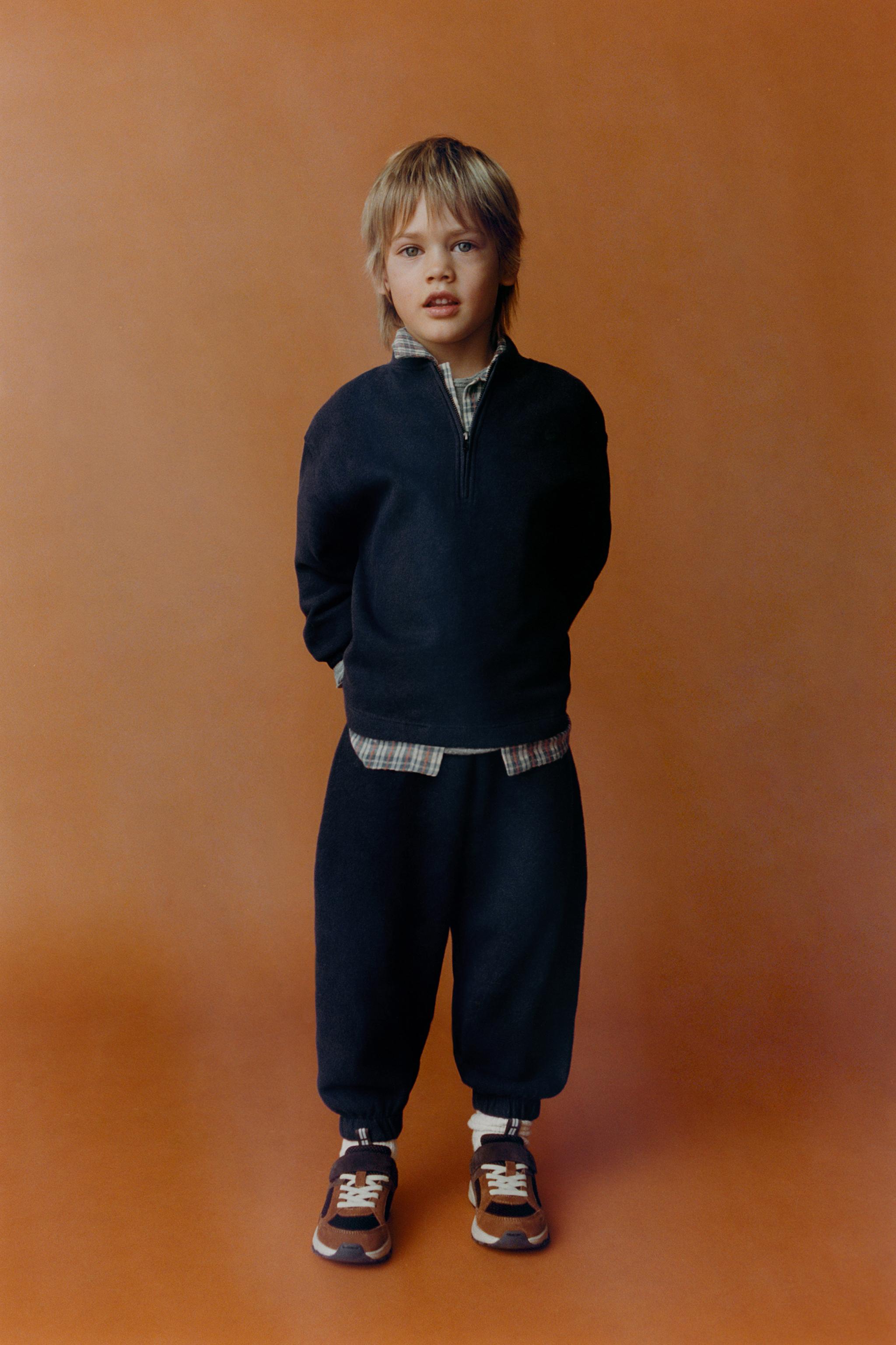 PLAIN JOGGING SWEATSHIRT AND JOGGER PANTS SET