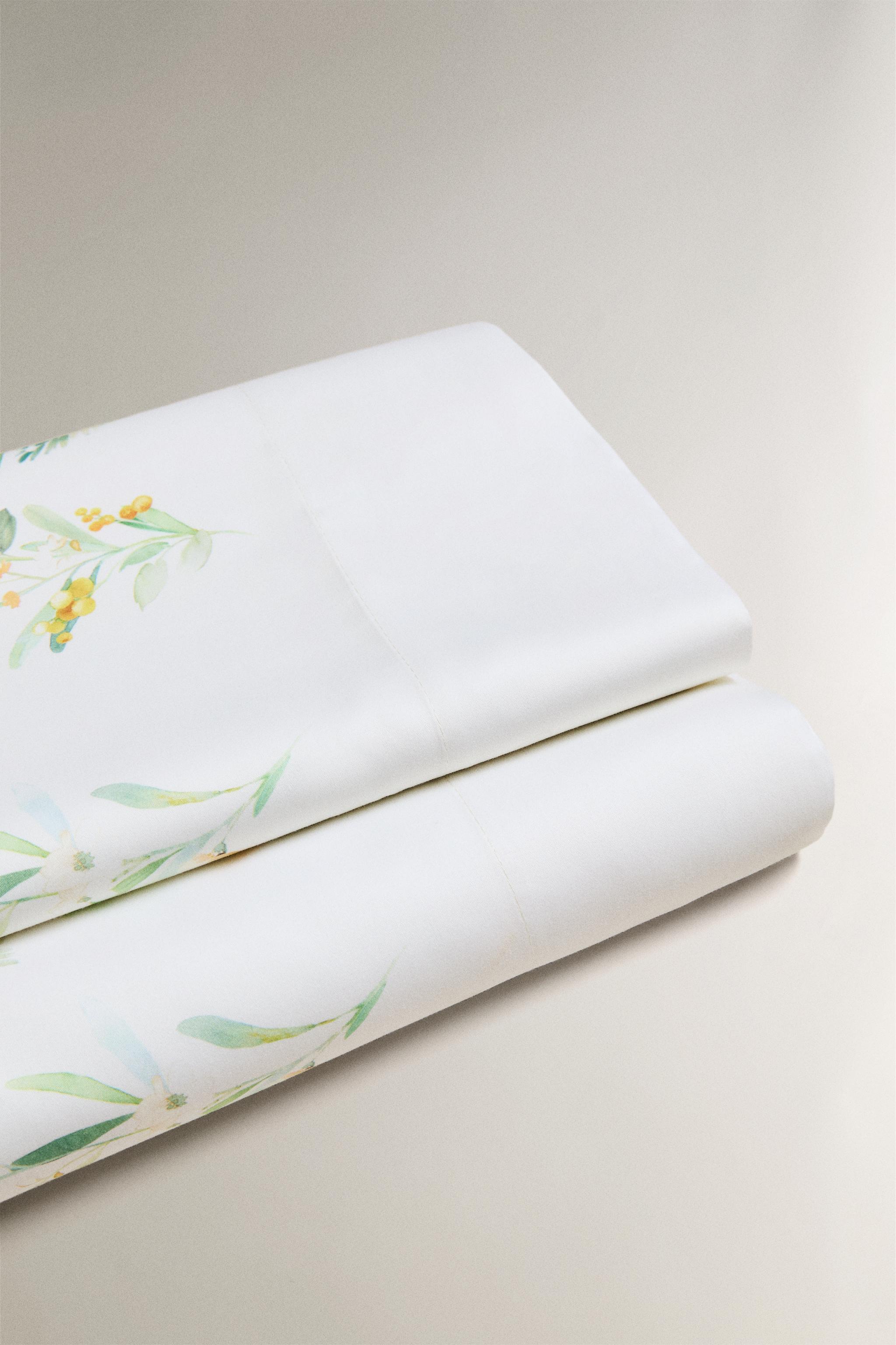 DRAP DE DESSUS SATIN FEUILLES ET FLEURS