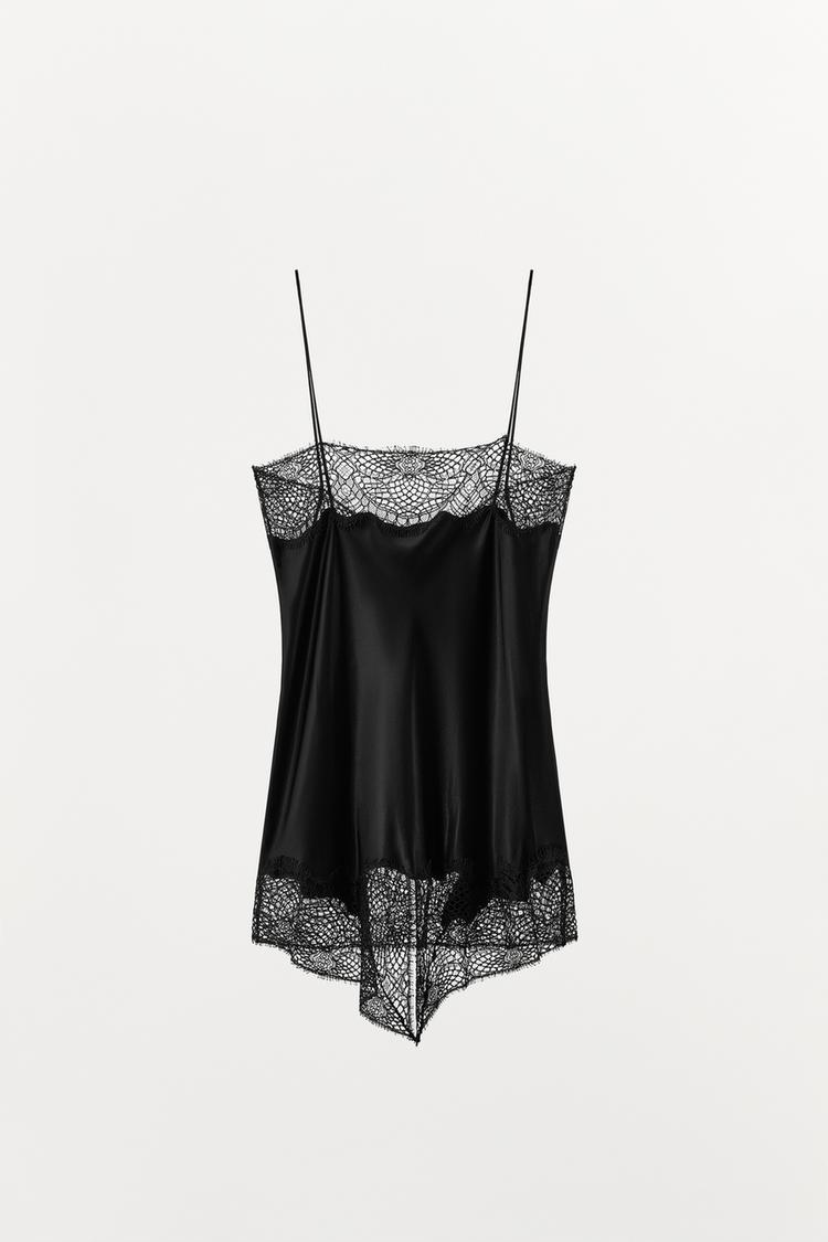 SATIJNACHTIGE TOP IN LINGERIESTIJL MET KANT